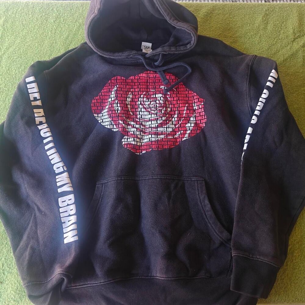 Independent Men's Black and Navy Hoodie